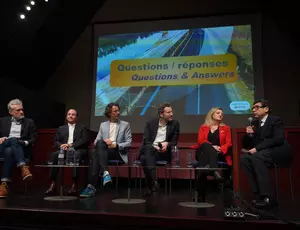 Photo conférence IA avec Philippe Guillouzic, Philippe Aghion, Corine de Bilbao, Albert Meige et Fouad Maach