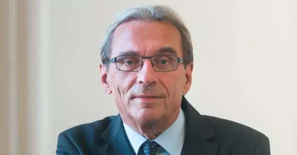 Roland Ries Les villes face à l'ubérisation, interview de Roland Ries. Une publication de l'Institut Veolia.